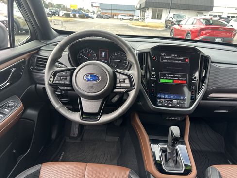 Used 2025 Subaru Forester Touring w/ Popular Package - Touring image 15