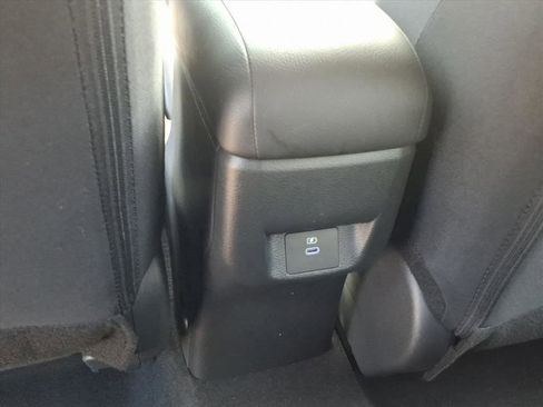 New 2025 Nissan Versa SV w/ Trunk Package image 32