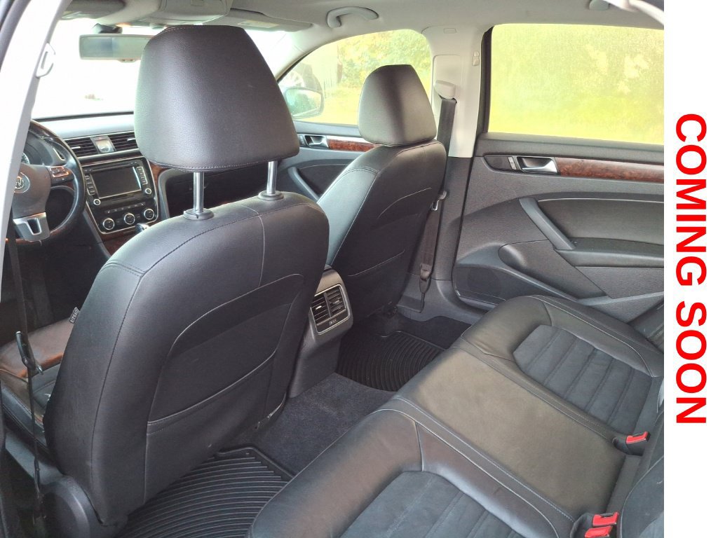 Used 2013 Volkswagen Passat TDI SEL Premium FWD image 12