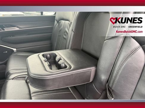 Used 2024 Jeep Wagoneer L Series II w/ Flexible Seating Group AWD/4WD image 30
