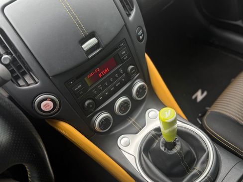 Used 2019 Nissan 370Z Coupe w/ Z34 Heritage Edition - White RWD image 20