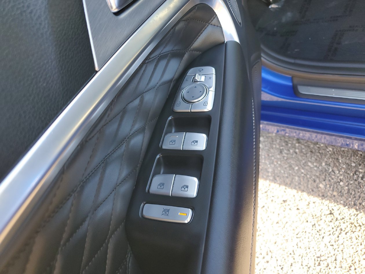 Used 2020 Genesis G70 3.3T w/ Prestige Package RWD image 18
