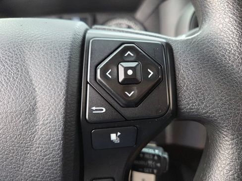 Used 2018 Toyota Tacoma SR RWD image 17