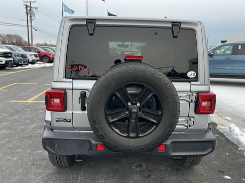 Used 2021 Jeep Wrangler Unlimited Sahara image 6