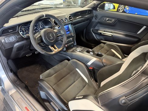 Used 2022 Ford Mustang Shelby GT500 w/ Technology Package RWD image 10
