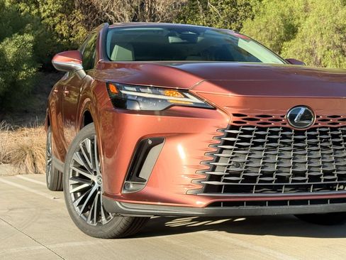 Used 2023 Lexus RX 350 w/ Accessory Package (Z1) AWD/4WD image 6