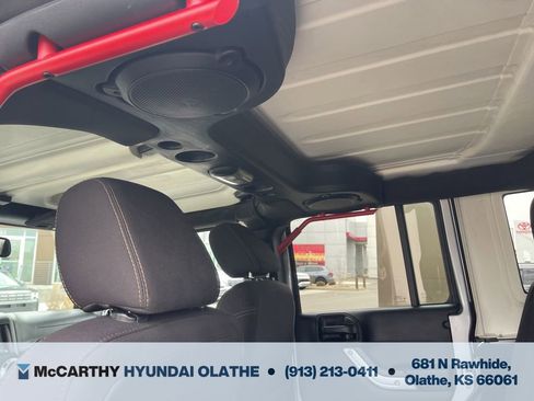 Used 2014 Jeep Wrangler Unlimited Sahara AWD/4WD image 11