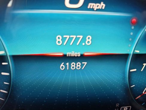 Used 2020 Mercedes-Benz GLE 450 4MATIC w/ Premium Package image 23