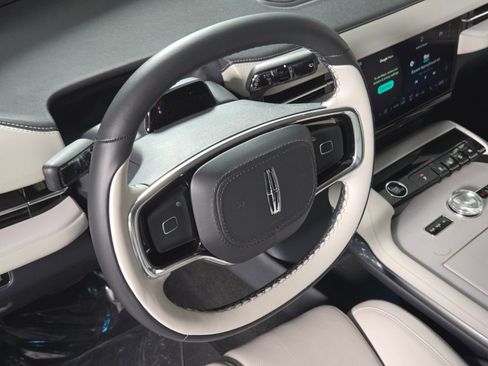 New 2026 Lincoln Navigator L Reserve AWD/4WD image 24