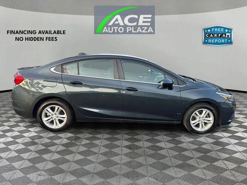 Used 2018 Chevrolet Cruze LT FWD image 4