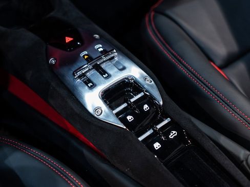 Used 2023 Ferrari 296 GTS image 32