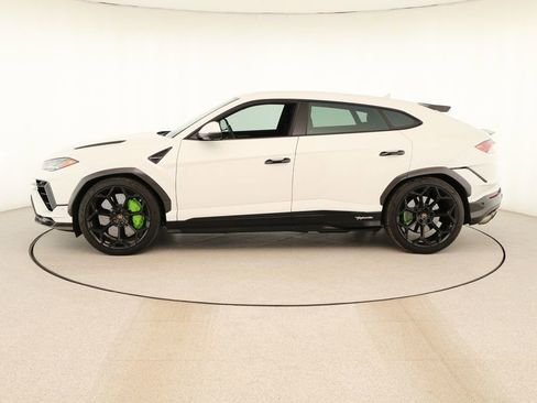 Used 2023 Lamborghini Urus Performante AWD/4WD image 2