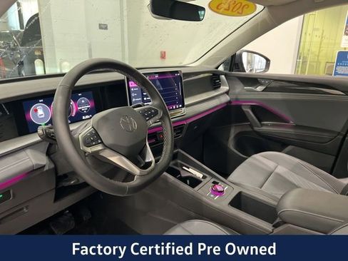 Certified 2025 Volkswagen Tiguan SE AWD/4WD image 14