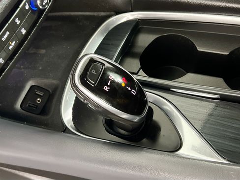 Used 2019 Buick Enclave Preferred w/ LPO, Luxury Package image 25