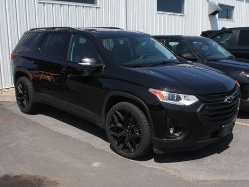 Used 2021 Chevrolet Traverse RS w/ LPO, Floor Liner Package AWD/4WD image 3