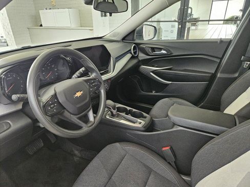 Used 2024 Chevrolet Trax LS FWD image 7