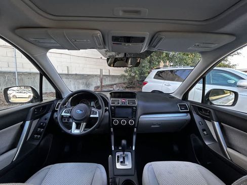 Used 2017 Subaru Forester 2.5i Premium w/ Popular Package #2A AWD/4WD image 10