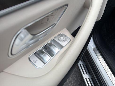 Used 2025 Mercedes-Benz GLS 450 4MATIC image 12