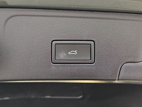 New 2026 Volkswagen Atlas Cross Sport SE image 7