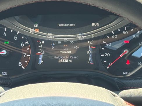 Used 2025 Jeep Compass Trailhawk AWD/4WD image 14
