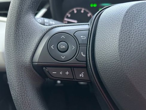 Used 2025 Toyota Corolla LE image 19