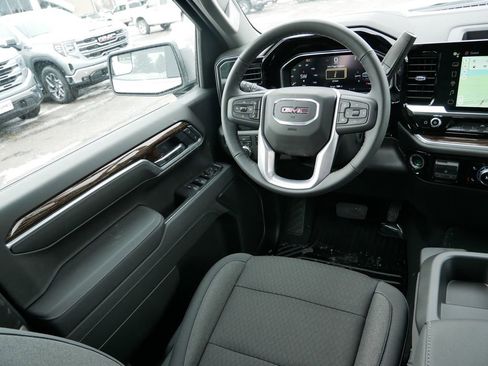 New 2026 GMC Sierra 1500 SLE w/ Preferred Package image 9