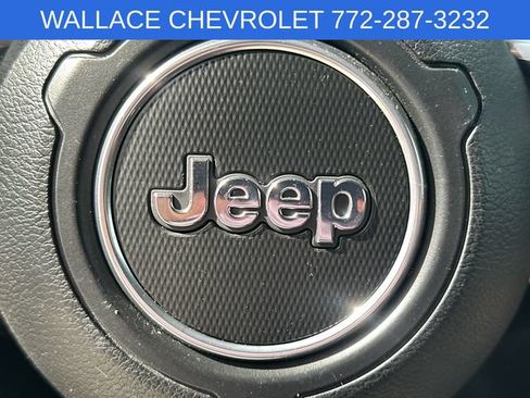 Used 2023 Jeep Gladiator Mojave AWD/4WD image 22