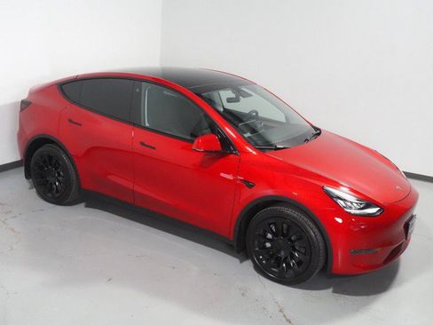 Used 2023 Tesla Model Y Long Range AWD/4WD image 13