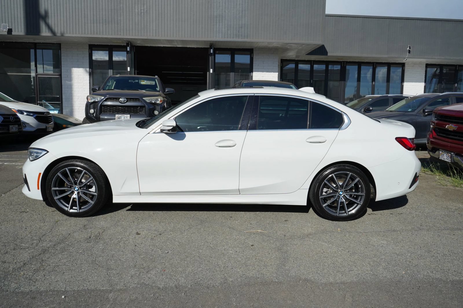 Used 2020 BMW 330i Sedan w/ Convenience Package RWD image 2
