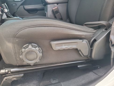 Used 2021 Jeep Wrangler Unlimited Sport image 17