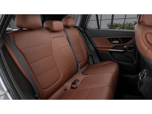 Used 2026 Mercedes-Benz GLC 300 4MATIC image 5