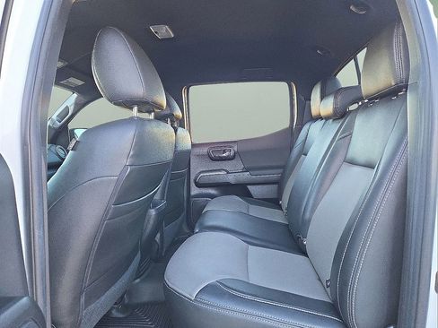 Used 2023 Toyota Tacoma TRD Off-Road image 14