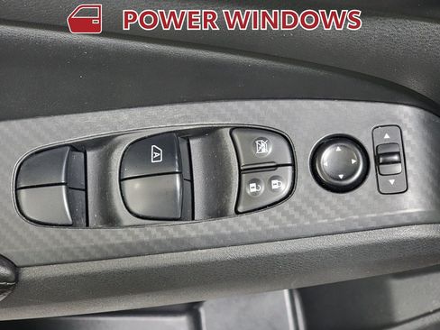 Used 2024 Nissan Altima 2.5 SV FWD image 25