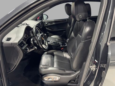 Used 2017 Porsche Macan image 11