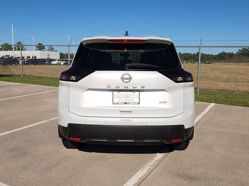 Certified 2024 Nissan Rogue S image 6