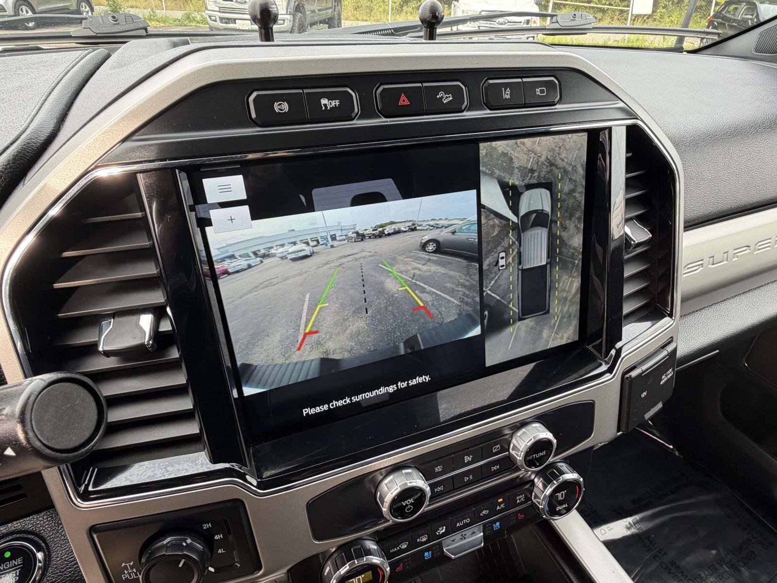 Certified 2022 Ford F350 Lariat w/ Black Appearance Package AWD/4WD image 9