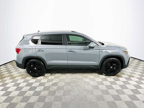 Used 2022 Volkswagen Taos SE w/ Panoramic Sunroof Package AWD/4WD image 8