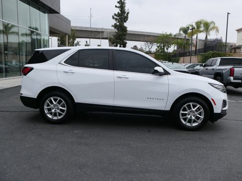 Used 2022 Chevrolet Equinox LT FWD image 2