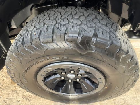 Used 2017 Ford F150 Raptor w/ Equipment Group 802A Luxury image 22