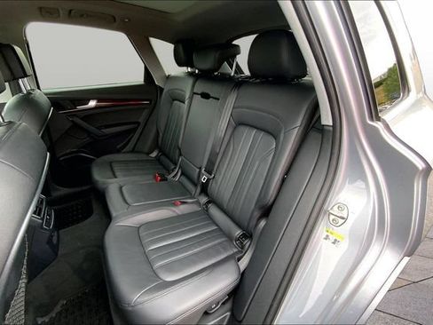 Used 2018 Audi Q5 Prestige w/ Premium Plus Package AWD/4WD image 18