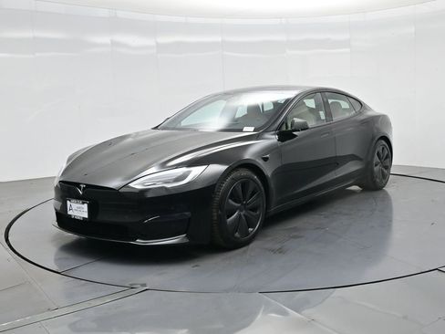 Used 2021 Tesla Model S Plaid image 2