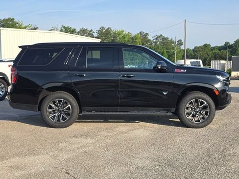 Used 2024 Chevrolet Tahoe Z71 w/ Luxury Package AWD/4WD image 6