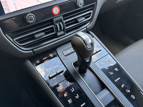 Used 2025 Porsche Macan S image 23