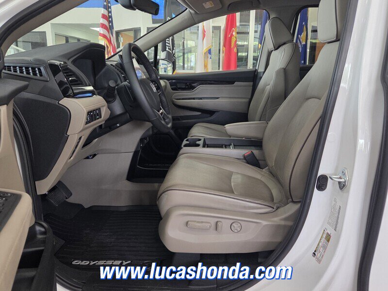 Used 2024 Honda Odyssey Elite image 7