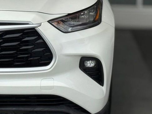 Certified 2020 Toyota Highlander XLE image 8