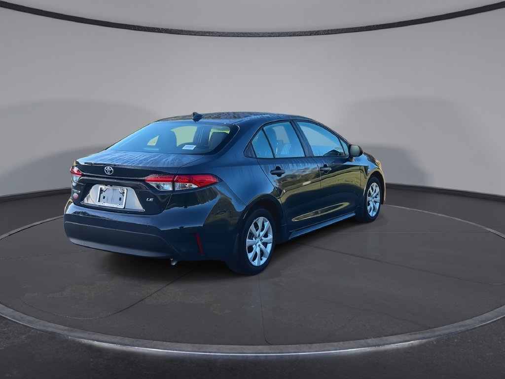 Used 2026 Toyota Corolla LE FWD image 8