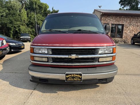 Used 1997 Chevrolet Express 1500 RWD image 2