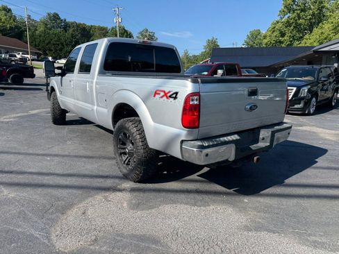 Used 2014 Ford F250 Lariat w/ Lariat Interior Package image 14