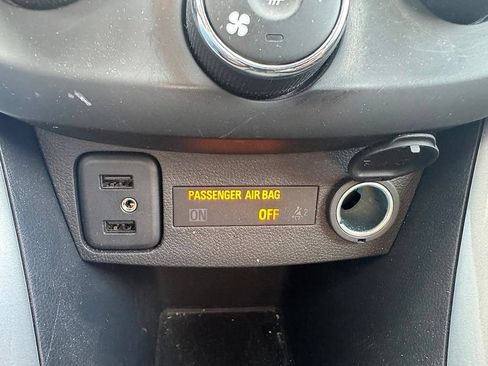 Used 2019 Chevrolet Trax LT w/ LT Convenience Package AWD/4WD image 19