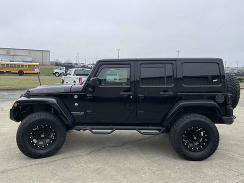 Used 2016 Jeep Wrangler Unlimited Rubicon w/ Dual Top Group image 6